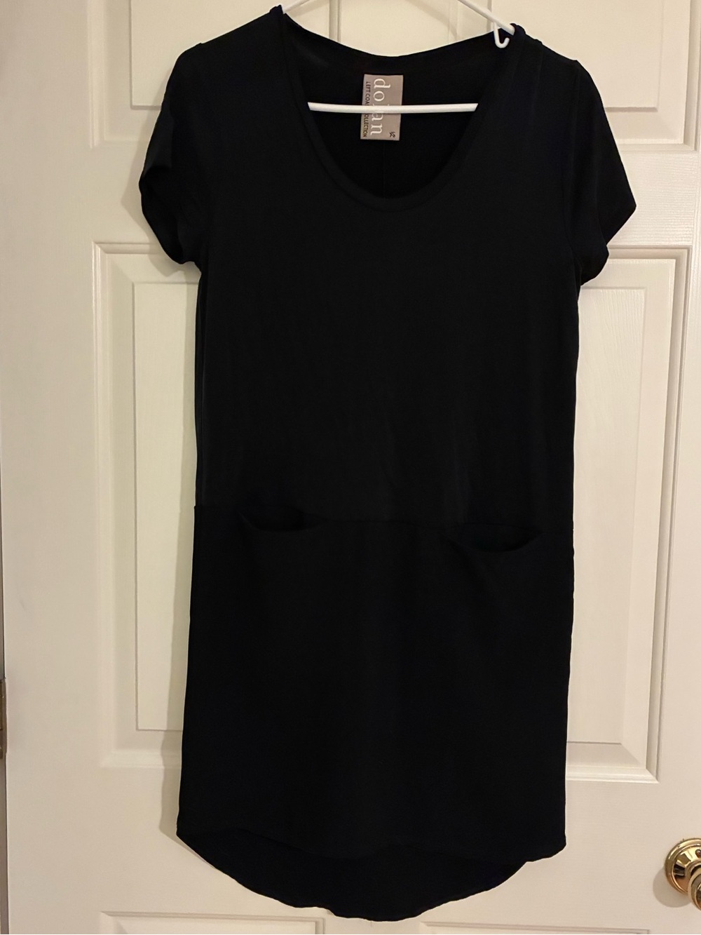 dolan Black Short Sleeve Scoop Neck dress with Front Pockets